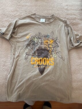 Crooks & Castles Taupe Crewneck T-Shirt with Logo Tag Size Medium